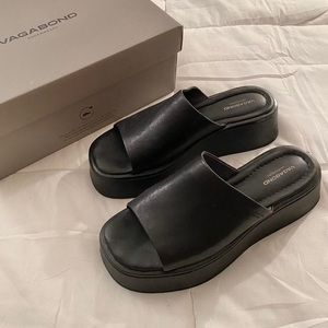 [SOLD] Vagabond Courtney Sandals